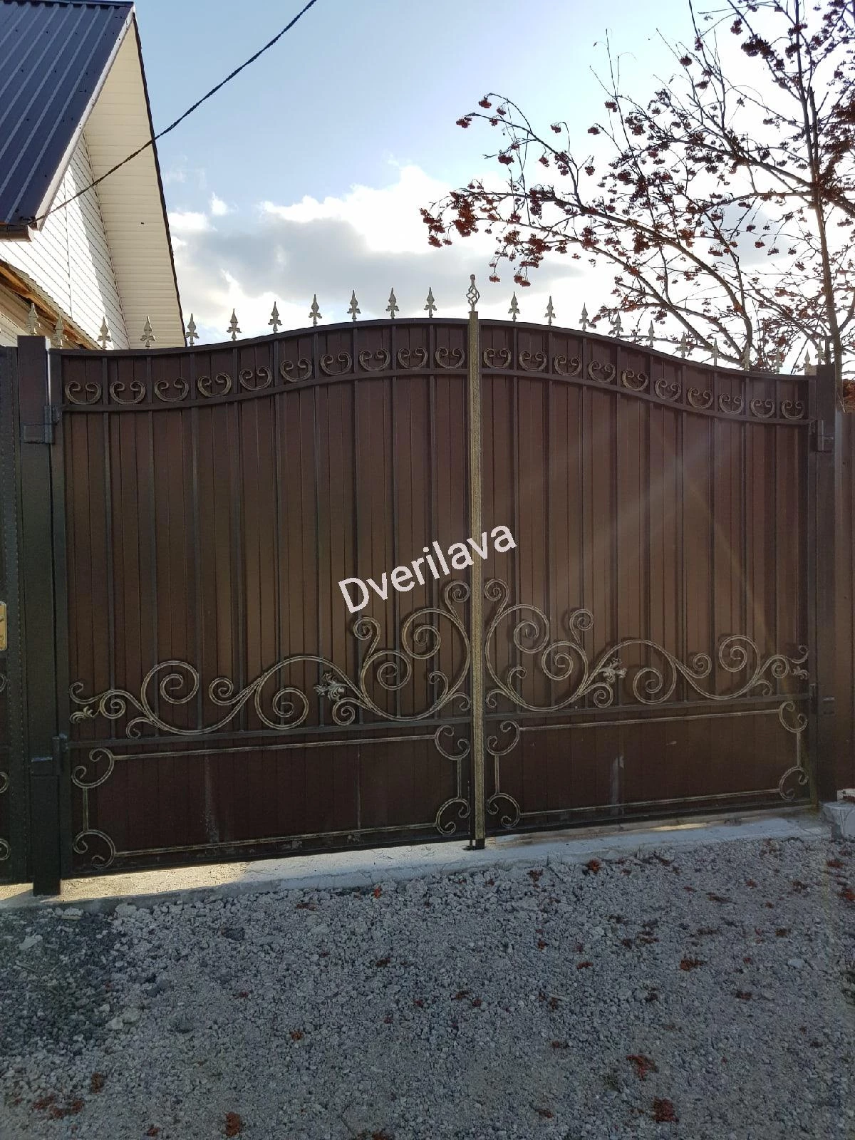 Купить Ворота с элементами ковки и профлистом